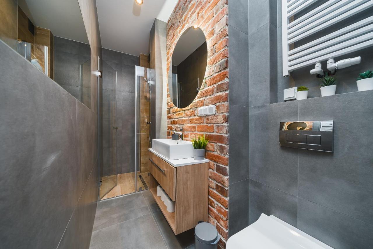 Saint Florian'S Suites - Old Town Luxury Apartments - By Upstairs كراكوفيا المظهر الخارجي الصورة