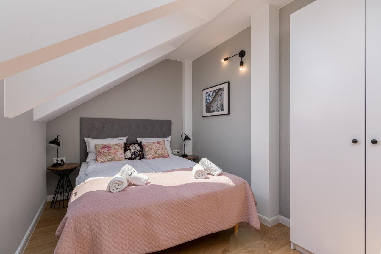 Saint Florian'S Suites - Old Town Luxury Apartments - By Upstairs كراكوفيا المظهر الخارجي الصورة