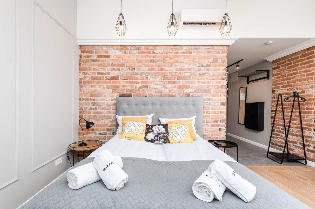 Saint Florian'S Suites - Old Town Luxury Apartments - By Upstairs كراكوفيا المظهر الخارجي الصورة