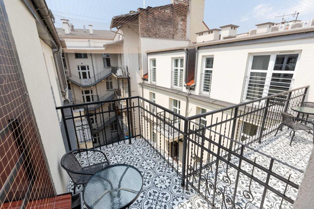 Saint Florian'S Suites - Old Town Luxury Apartments - By Upstairs كراكوفيا المظهر الخارجي الصورة